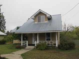 204 N 1st Ave, Ione, WA 99139