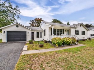 571 Lockport St, Youngstown, NY 14174
