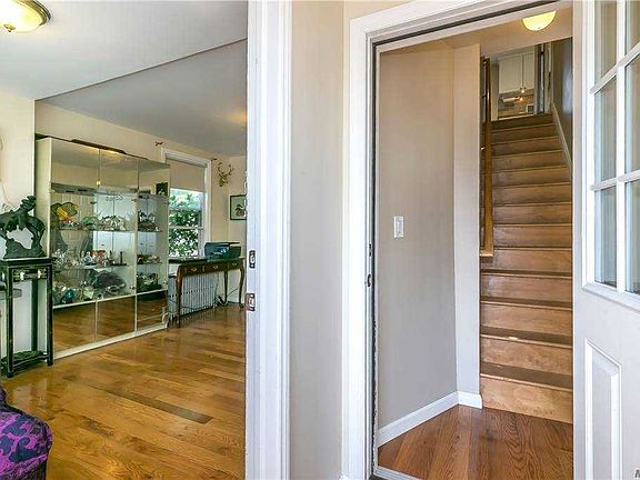 3rd image of 226 Jefferson Ave Floor 2