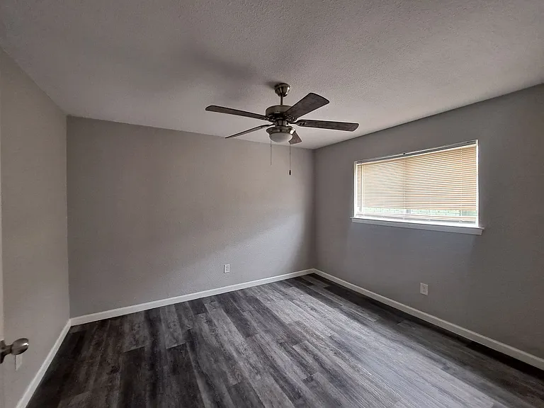 815 Bluebird Dr — Photo 11