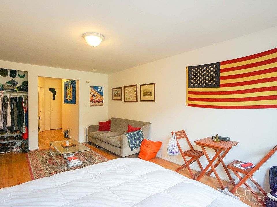 2nd image of 515 E 6th St APT D2