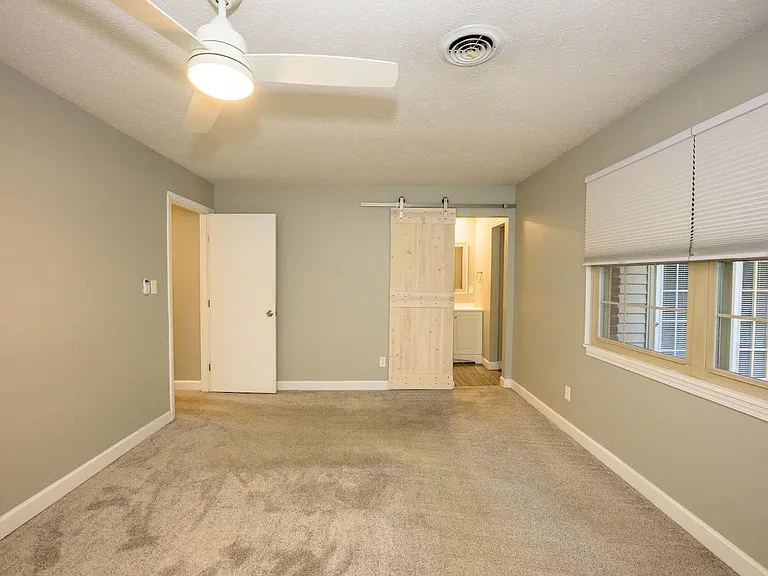 226 Carey Ln — Photo 13
