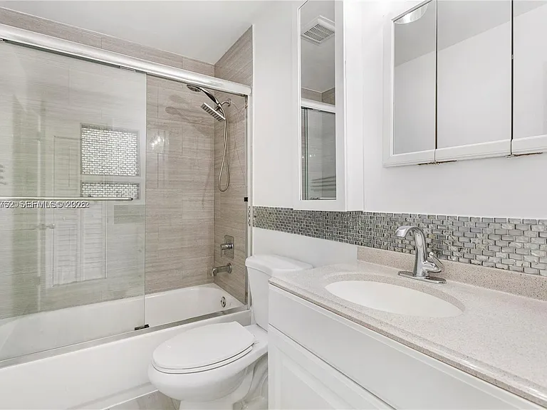 11219 SW 88th St #C208 — Photo 12