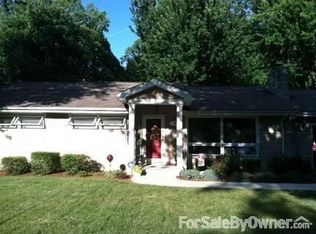 72 Benton Dr, Decatur, IL 62526