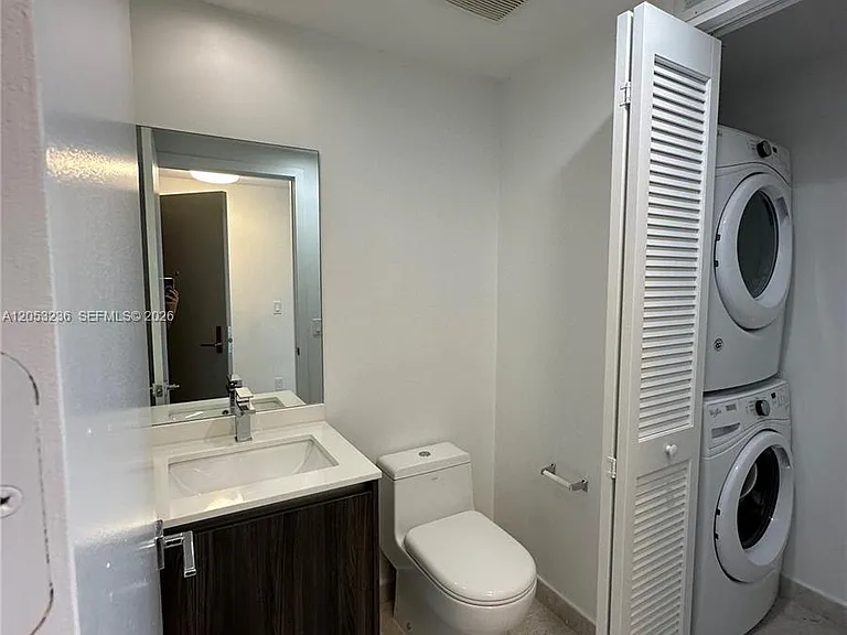 488 NE 18th St #3500 — Photo 9