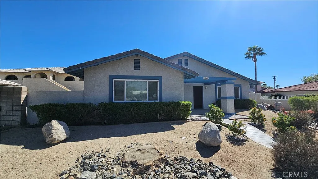3 bed, 1400 sqft, $2,350 — Photo 2