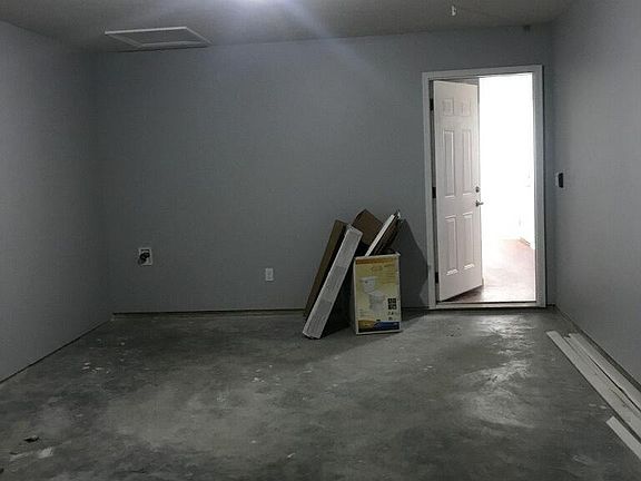 4th image of 211 Wild Rose Ln APT A