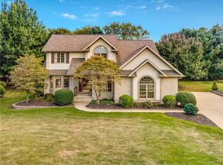 7152 Sugarwood Rd NE, Canton, OH 44721