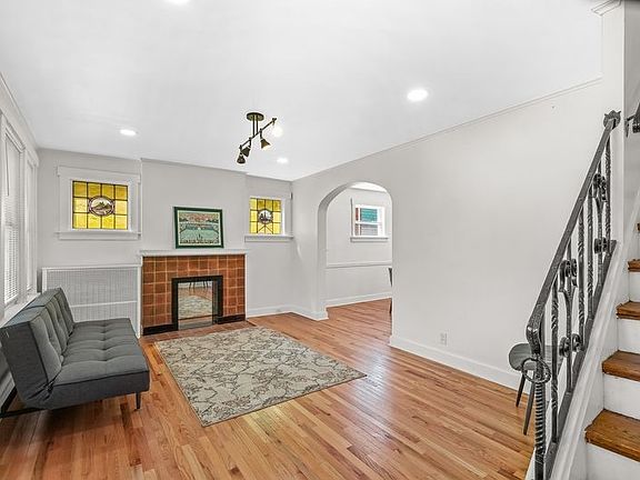 3rd image of 6365 Monitor St