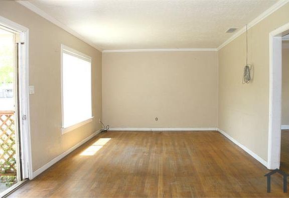 2nd image of 2721 Maison Way