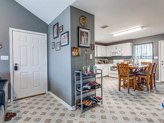 5th image of 11020 McKinley Dr