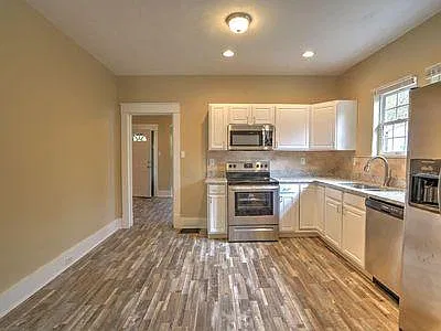 3 bed, 1102 sqft, $1,750 — Photo 4