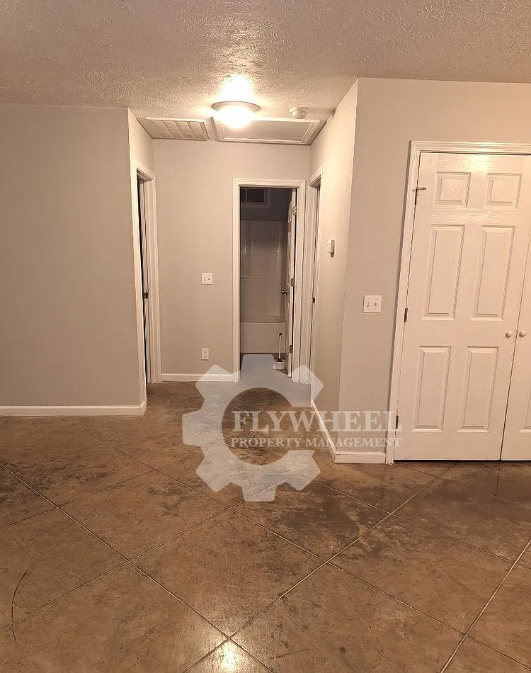 1507/2063 Leota Street - 1 — Photo 2