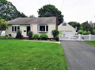63 Edgewater Ave, Bayport, NY 11705