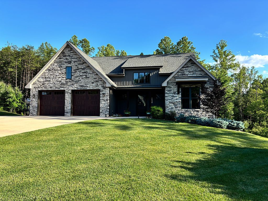 284 Beech Tree Ln - Property Image