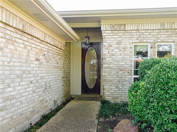 3rd image of 3104 Bullock Dr