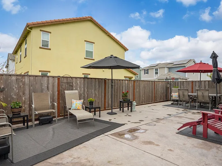 6083 Oak Leaf Pl — Photo 10