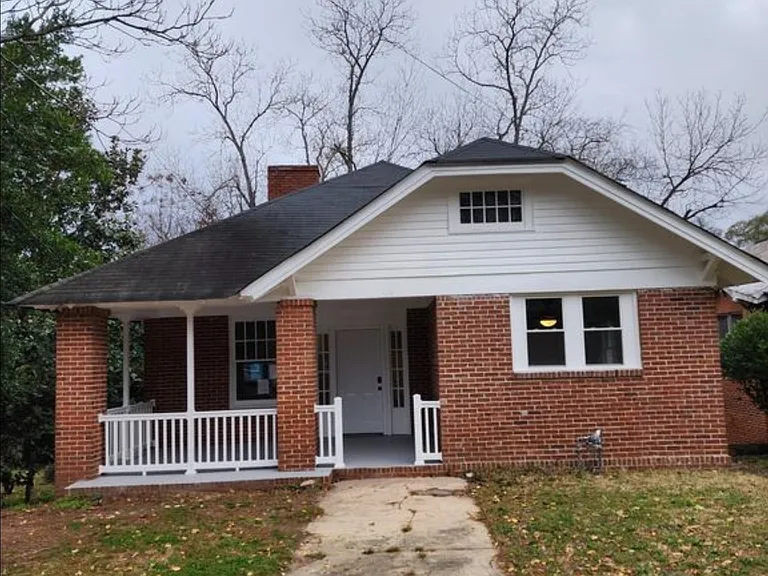 919 Inverness Ave — Photo 1