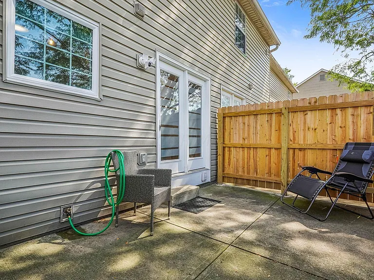 7865 Meadowhaven Blvd — Photo 25