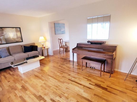 5th image of 4006 Stillwell Ave