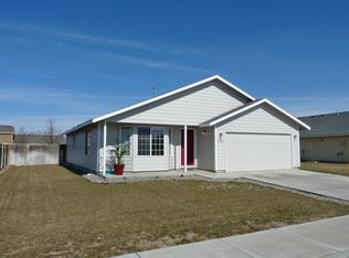 6703 Robinson Dr, Pasco, WA 99301