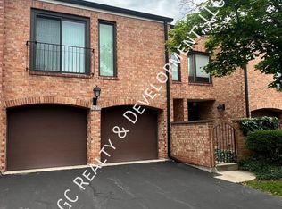 2S772 Jamestown Trl, Oak Brook, IL 60523