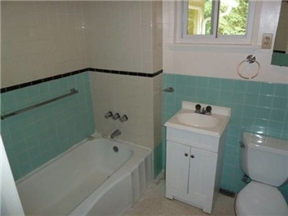5th image of 4109 NW 29th St