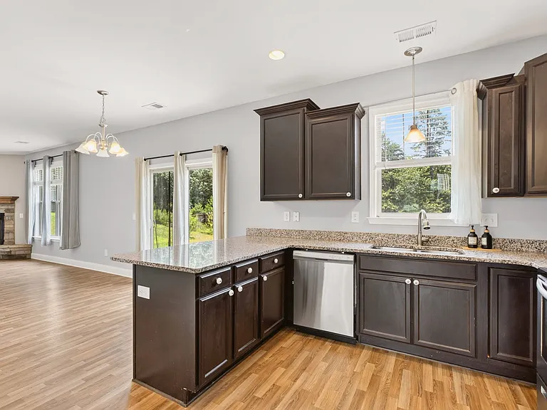 793 Silver Pines Ln — Photo 16
