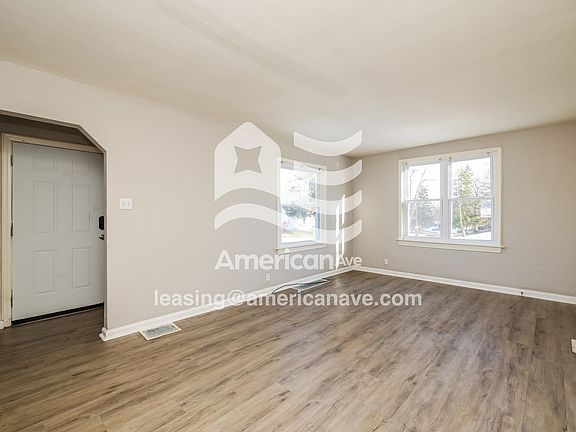 682773_003_living_room_14288913.jpg