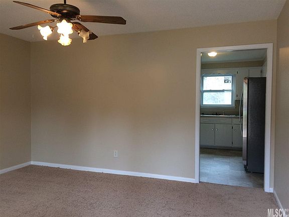 3rd image of 215 Shannonbrook Dr