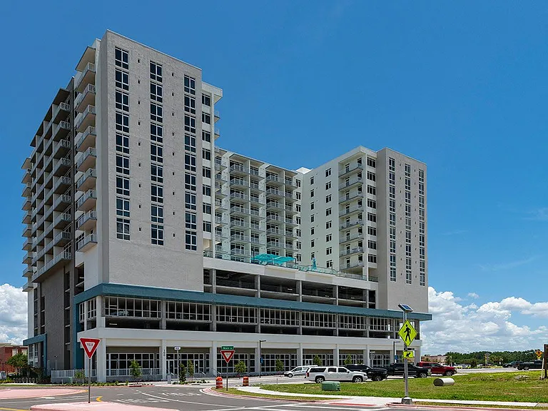 WaterView Echelon City Center — Photo 29