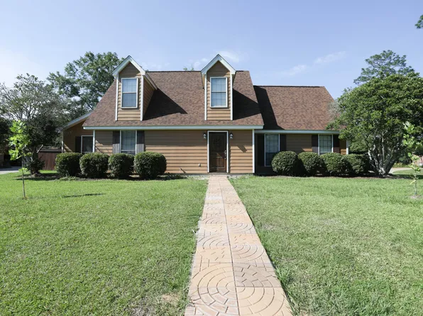 201 Chesterfield Rd, Hattiesburg, MS 39402