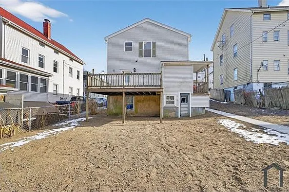 165 Grant St — Photo 2