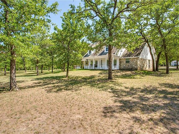3rd image of 131 County Road 3852
