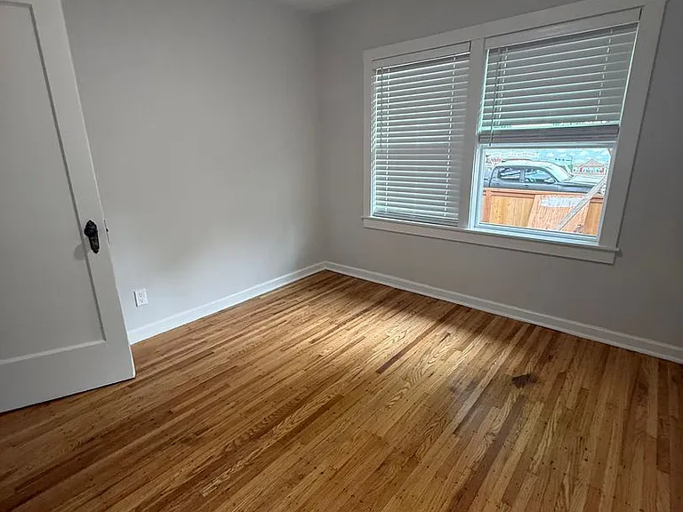 3325 SE 25th Ave — Photo 18