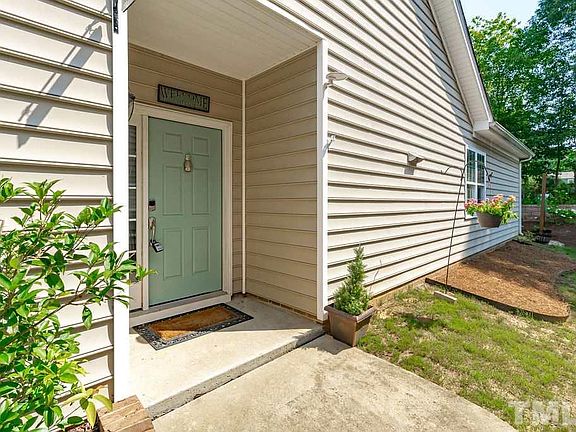 3rd image of 109 Grenoch Valley Ln