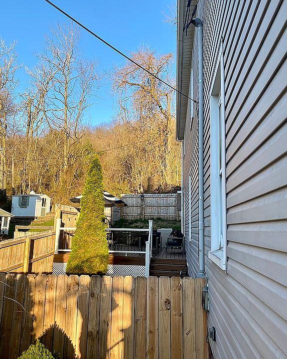 518 Commerce St, Wellsburg, WV 26070 Zillow