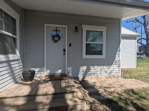 1202 S 3rd St, Rogers, AR 72756