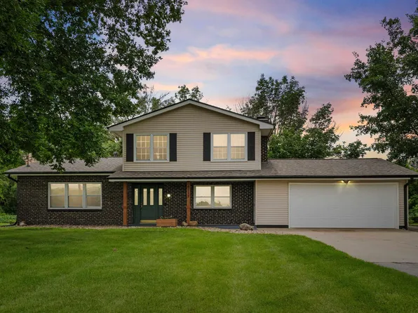 4112 E Shaulis Rd, Waterloo, IA 50702