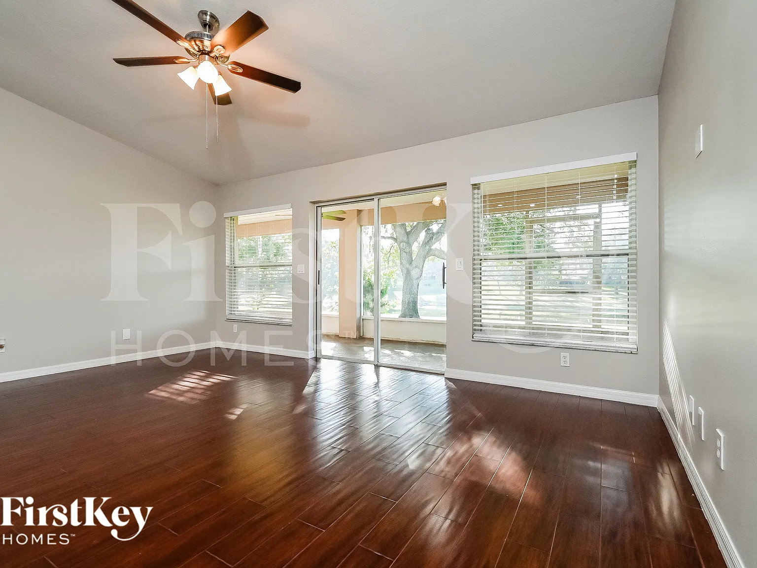 4 bed, 2.0 bath, 2112 sqft, $2,510 — Photo 2