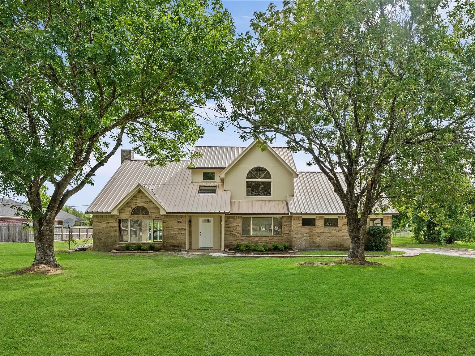 4 bed, 3.5 bath, 2906 sqft, $3,500 — Photo 2