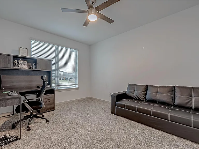 6850 Amber Cliff Ln — Photo 30