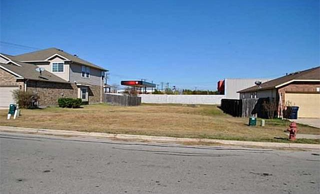 2nd image of 103 Blanco Woods Blvd