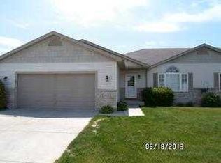 4524 Meadow Lakes Ln NW, Rochester, MN 55901