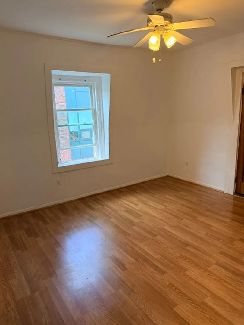 290-292 Lincoln St - SM — Photo 3