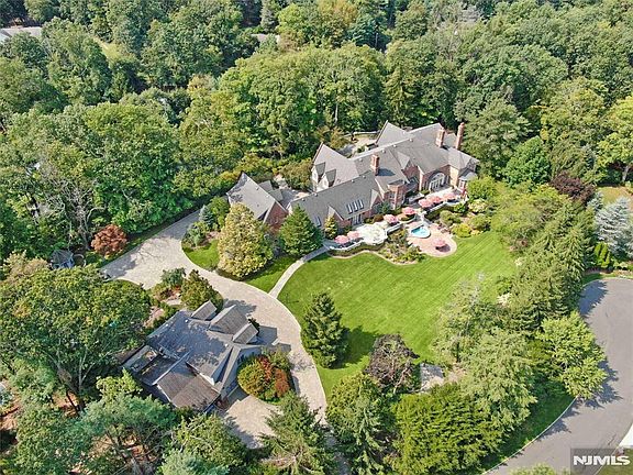2nd image of 1055 High Mountain Rd