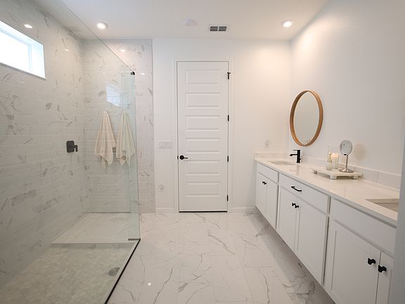 4th image of 12027 Founders St
