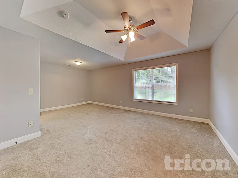 527 Embassy Walk — Photo 12