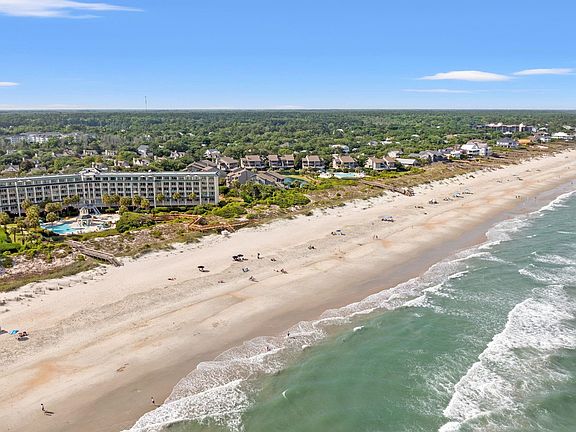 3rd image of 601 Retreat Beach Circle #417