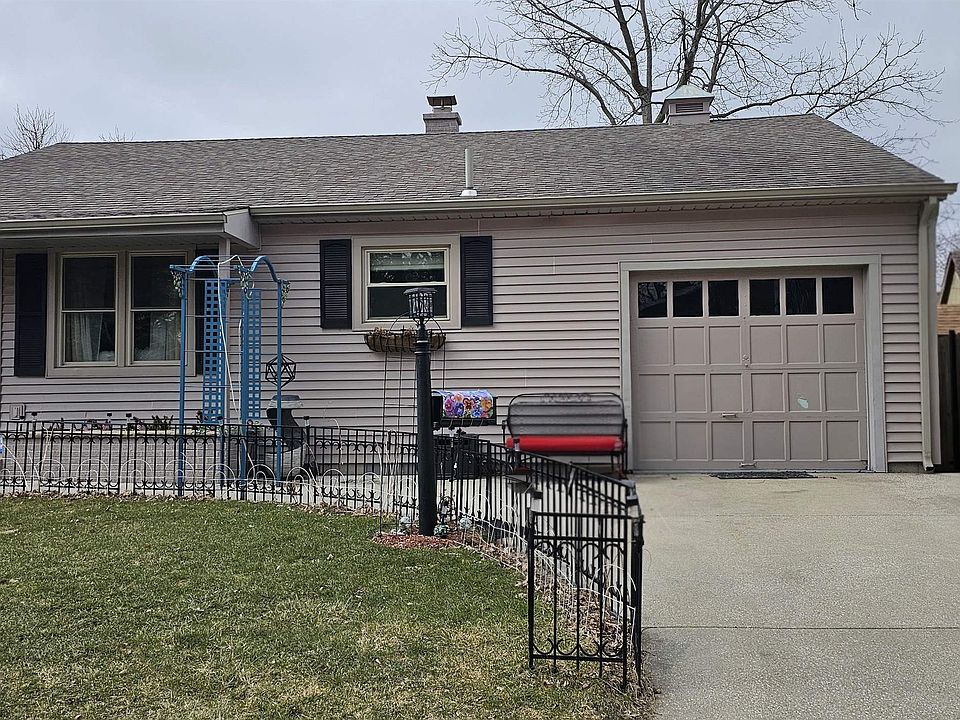 1st image of 215 Gates St